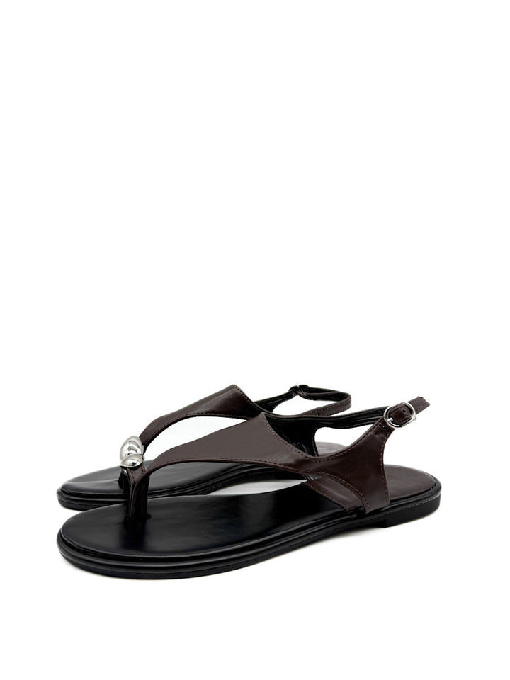Sandalias Elegantes con Detalle Metálico y Correa Ajustable