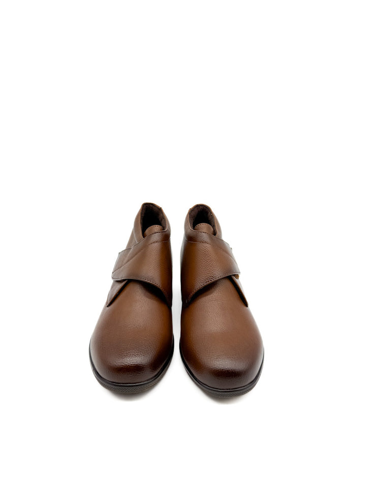 Botines de Cuña Baja con Cierre de Velcro.