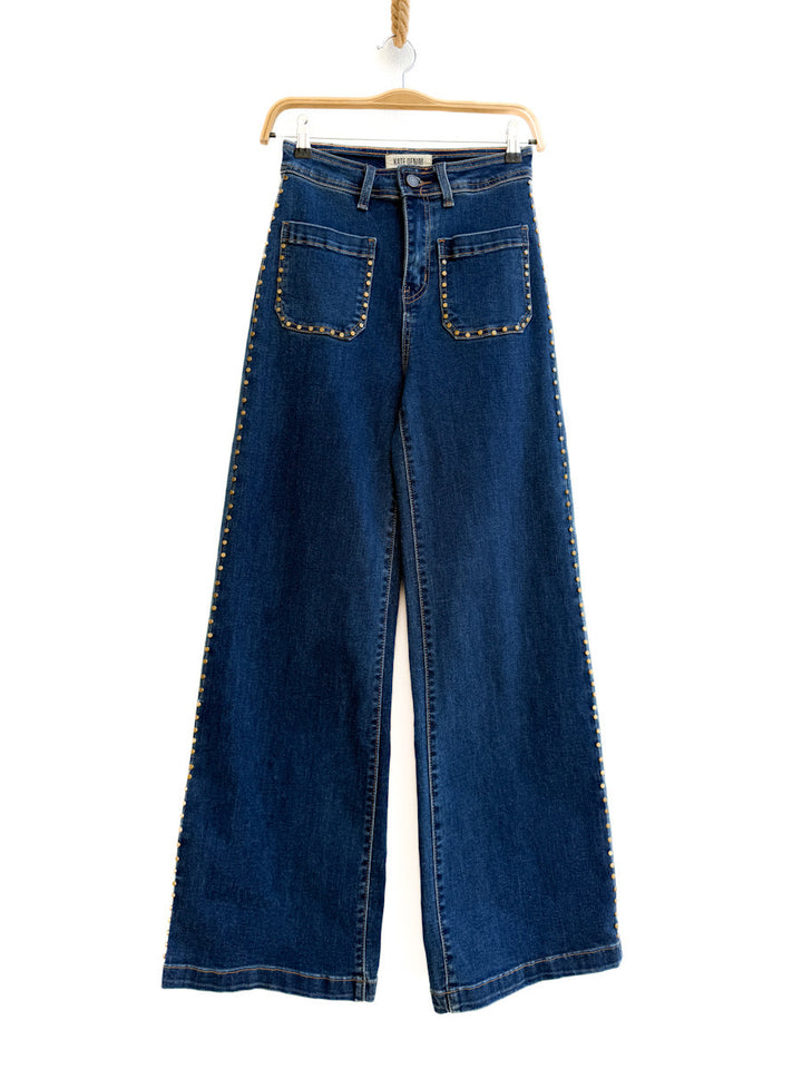 Jeans de Corte Ancho con Detalles Tachas Dorado Estilo Moderno y Elegante