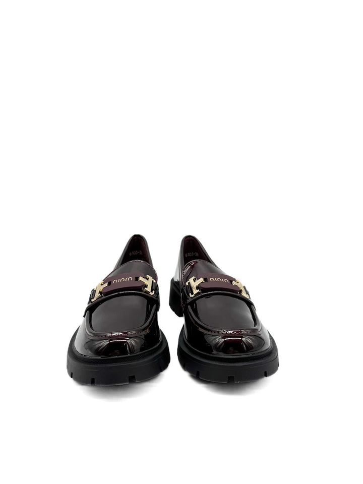Mocasines de Charol con Suela Dentada y Hebilla Metalizada para Mujer