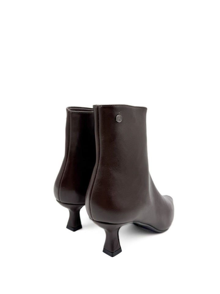 Botines Elegantes con Tacón Curvo y Cremallera Lateral