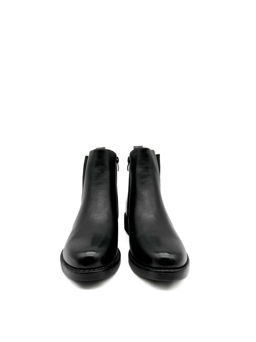 Botines Planos Chelsea con Cremallera Lateral y Detalle de Tachuelas