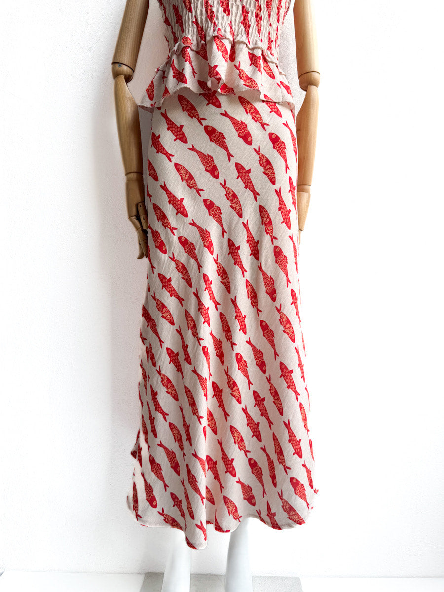 Conjunto Top y Falda Estampado de Peces – Disponible en Rojo y Beige