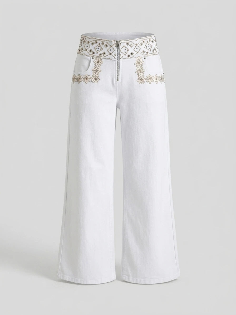 Pantalón ancho blanco con bordado decorativo