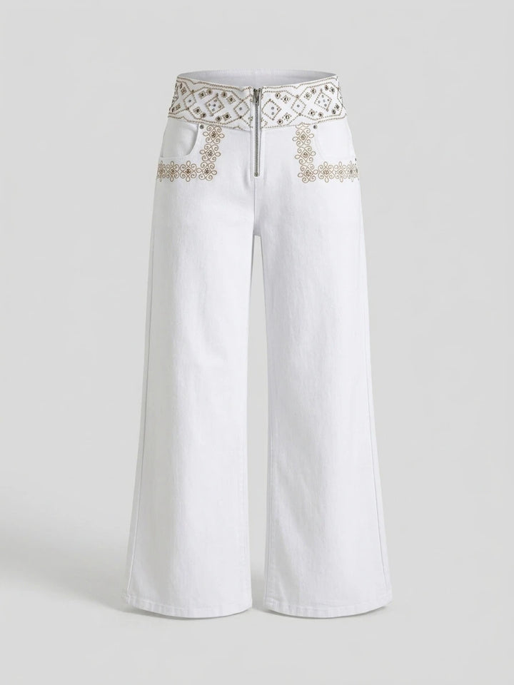 Pantalón ancho blanco con bordado decorativo