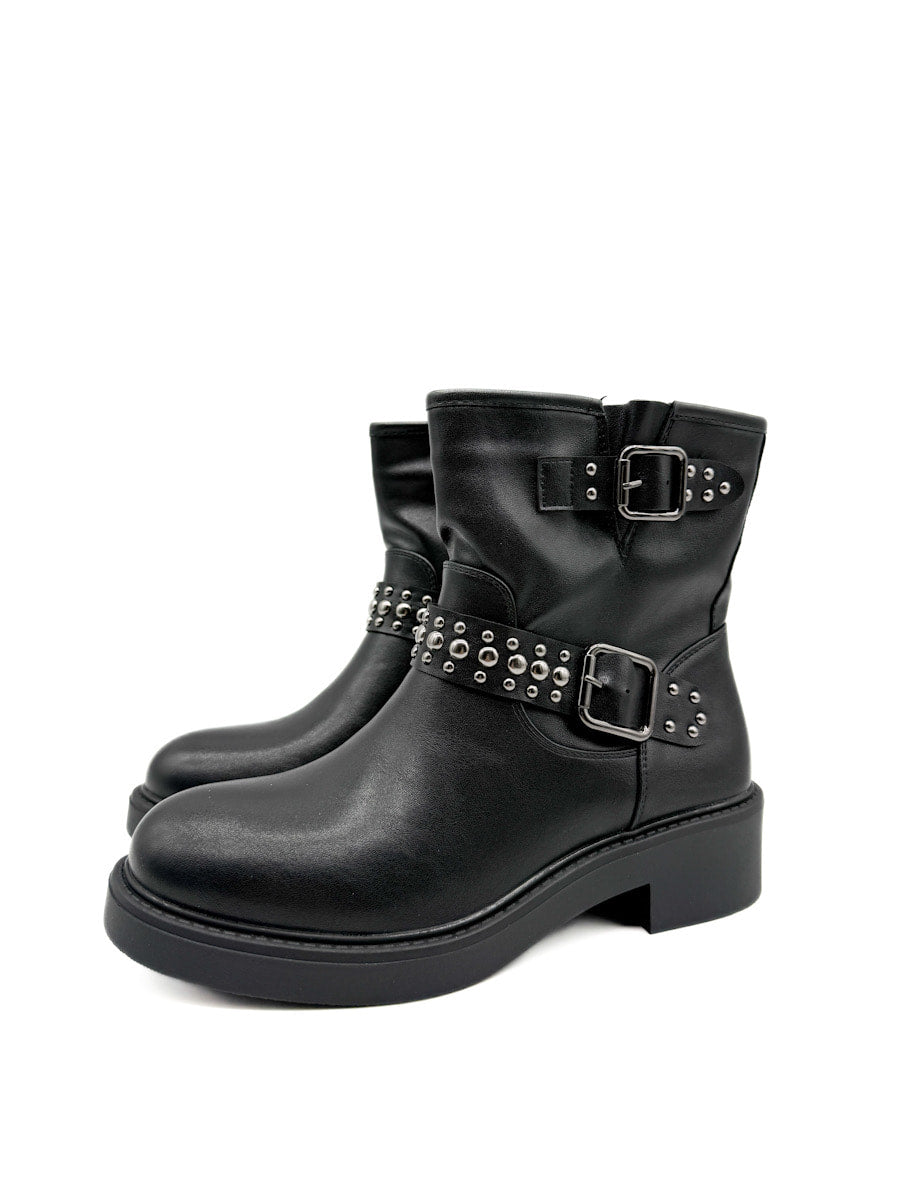 Botines Biker con Tachuelas y Hebillas Metálicas en Suela de Plataforma.