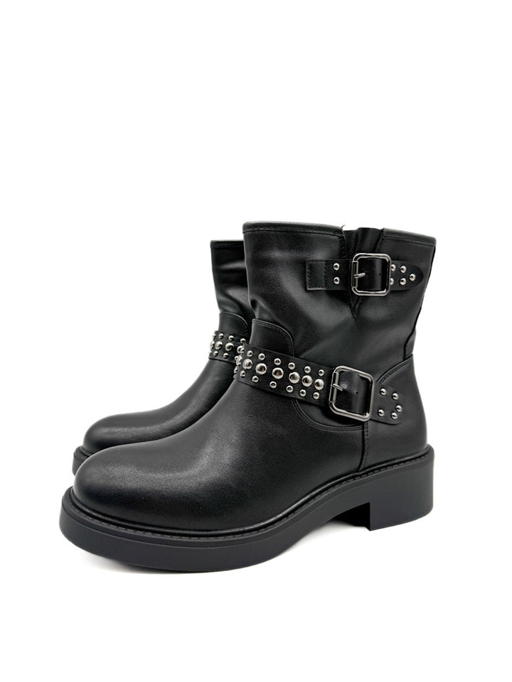 Botines Biker con Tachuelas y Hebillas Metálicas en Suela de Plataforma.