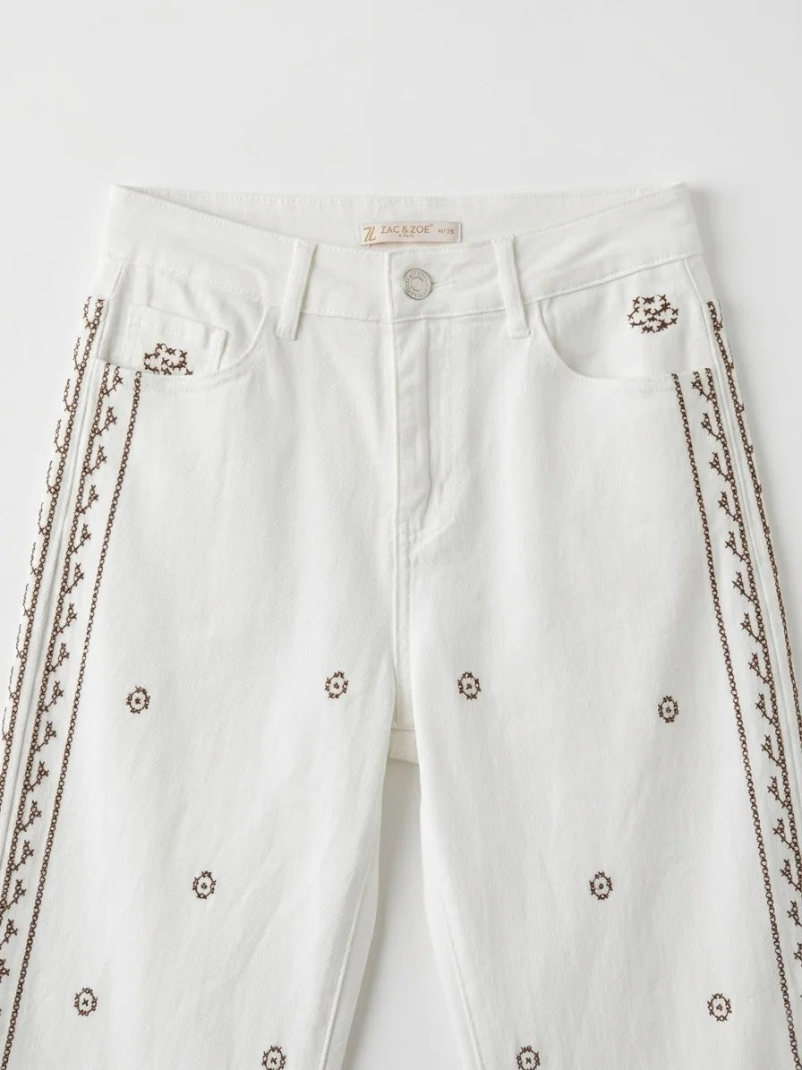 Pantalón Blanco Bordado de Estilo Artesanal