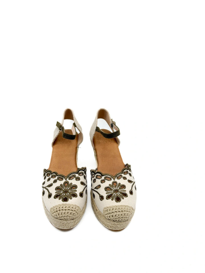 Alpargatas de Cuña con Calado Floral y Plataforma de Yute