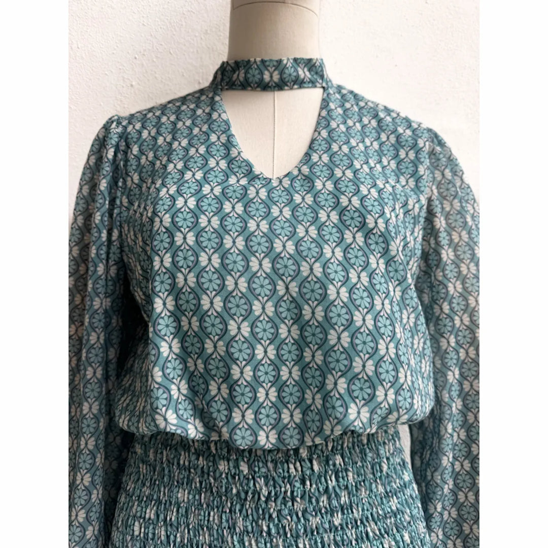 Vestido Dos Piezas con Estampado y Detalles Fruncidos