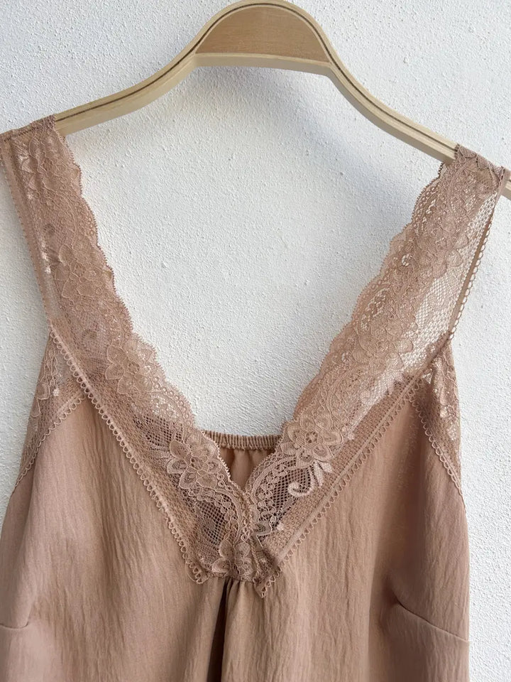 Top Lencero de Encaje con Escote en V y Tirantes Anchos