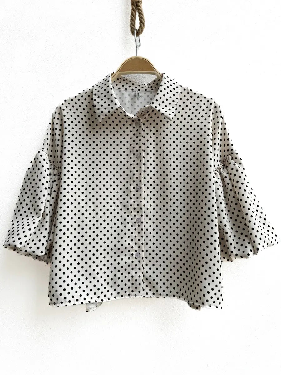 Blusa de Lunares: Elegancia y Estilo Atemporal Beige única