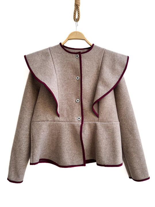 Chaqueta de paño con volante frontal y ribete en contraste Beige única