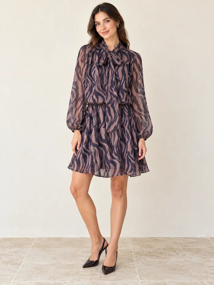 Vestido Corto de Gasa con Estampado de Cebra y Lazada al Cuello