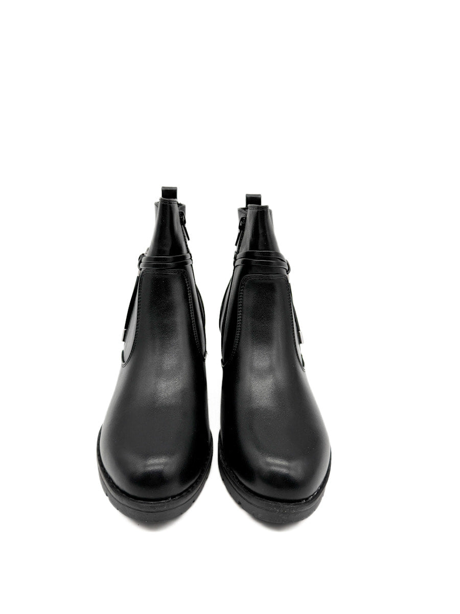 Botines con Tacón Grueso y Detalle de Anillo Metálico