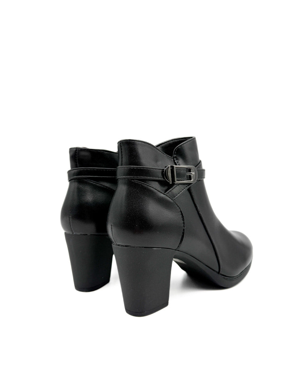 Botines con Hebilla Cruzada y Tacón Grueso: Elegancia y Comodidad en Cada Paso
