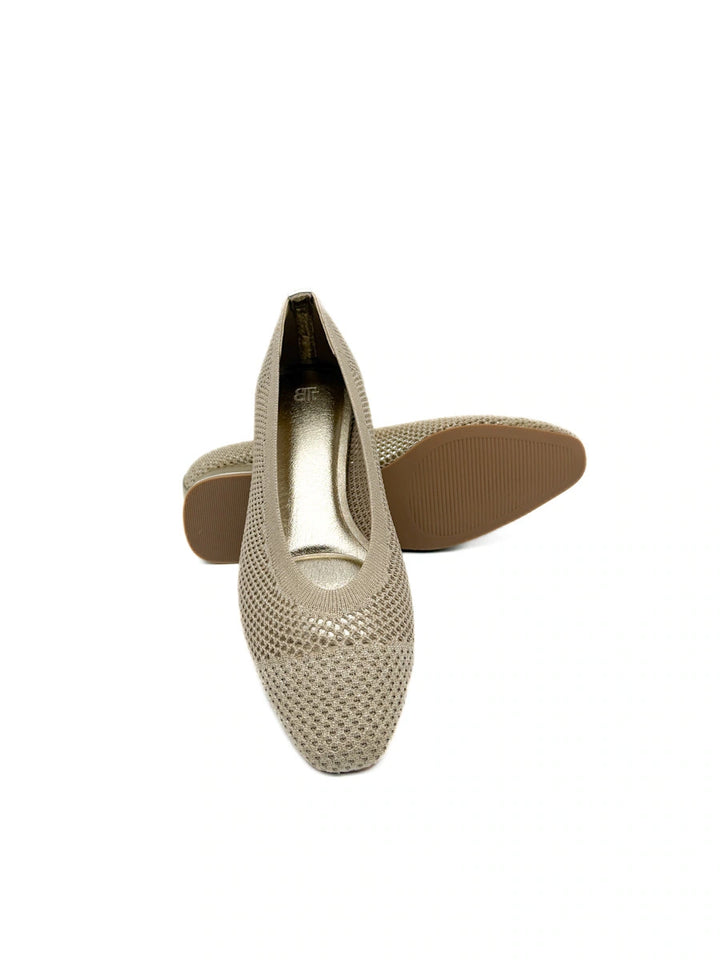 Zapatos  de Malla con Tacón Bloque: Confort y Estilo Contemporáneo