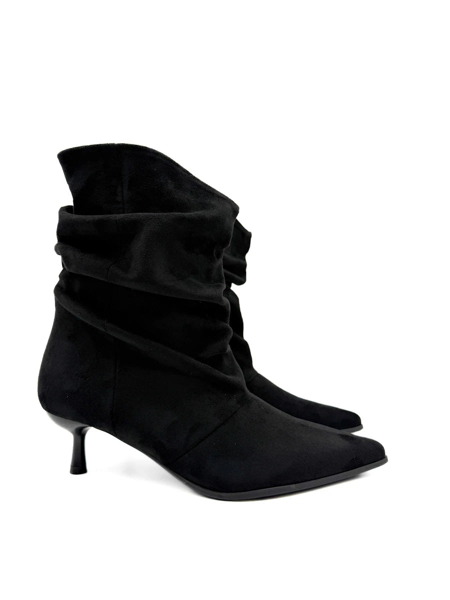 Botines de Antelina con Tacón Chupete y Caña Arrugada