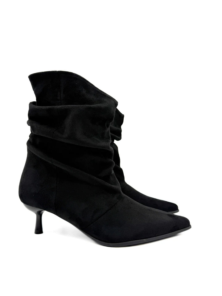 Botines de Antelina con Tacón Chupete y Caña Arrugada