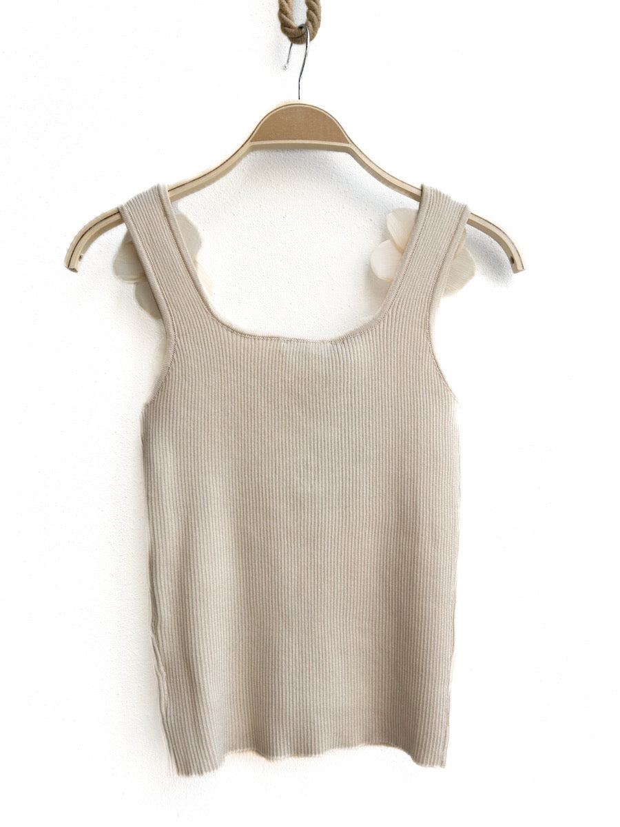 Top Beige de Punto con Apliques Florales 3D