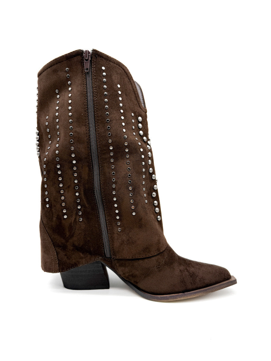 Bota Cowboy Marrón Chocolate con Tachuelas Metálicas