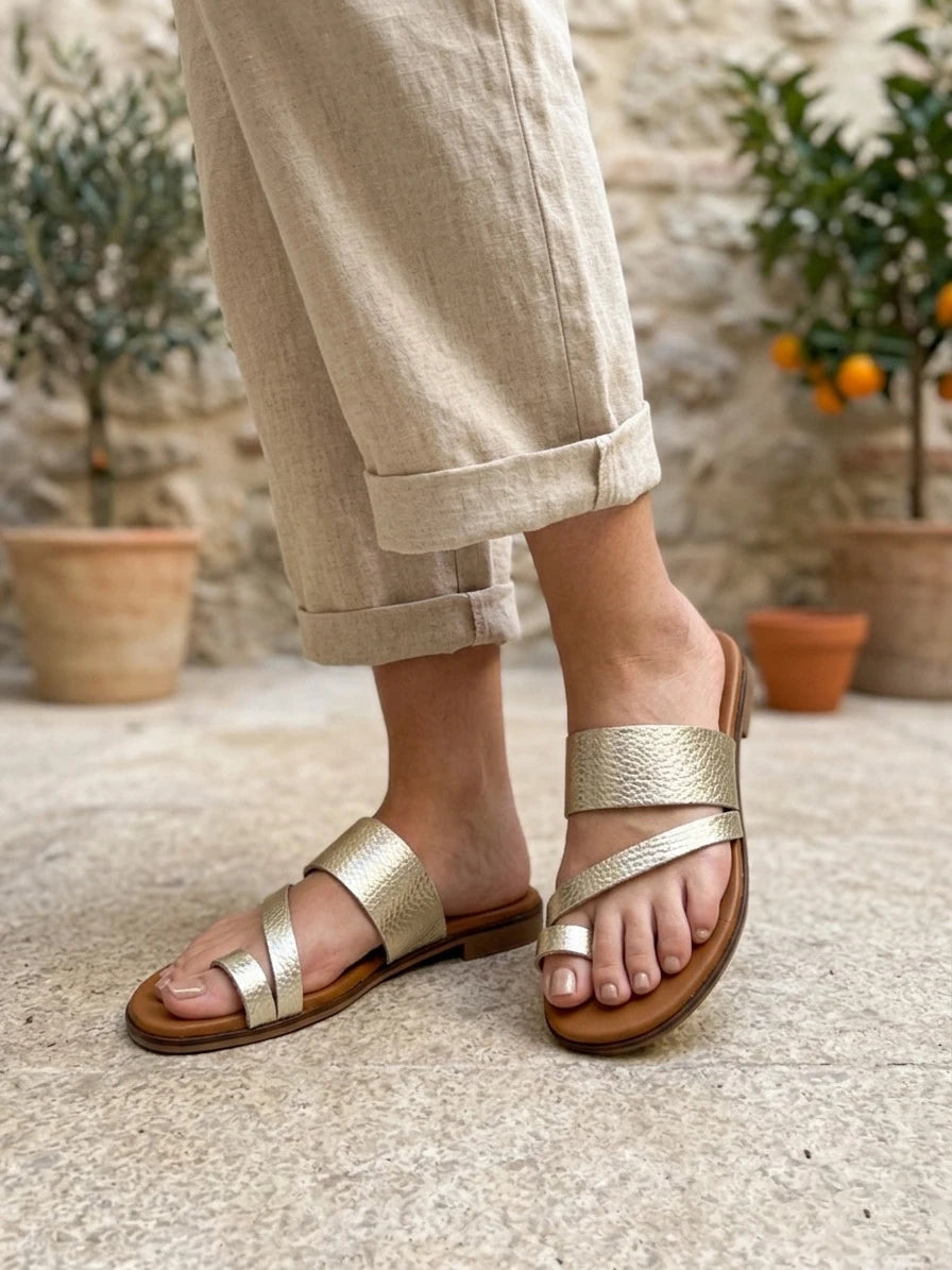 Sandalias de Cuero con Tira de Dedo y Plantilla de Gel - Artesanía Española
