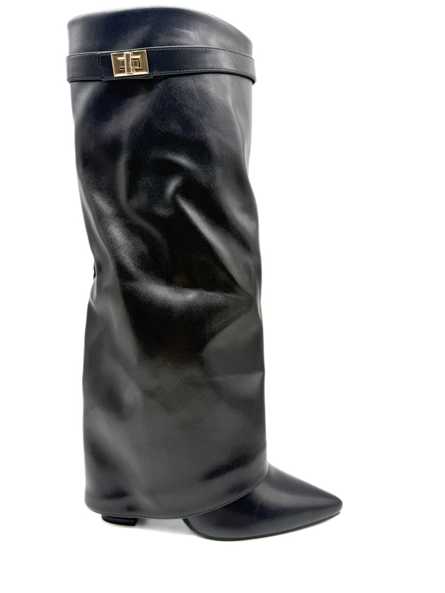 Bota Alta Negra con Tacón Cuadrado y Detalle Metálico Dorado Negro