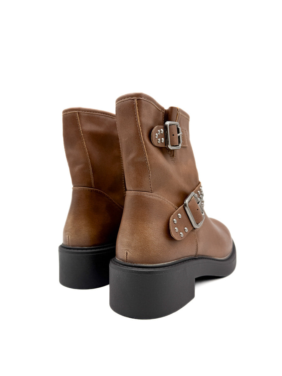 Botines Biker con Tachuelas y Hebillas Metálicas en Suela de Plataforma.