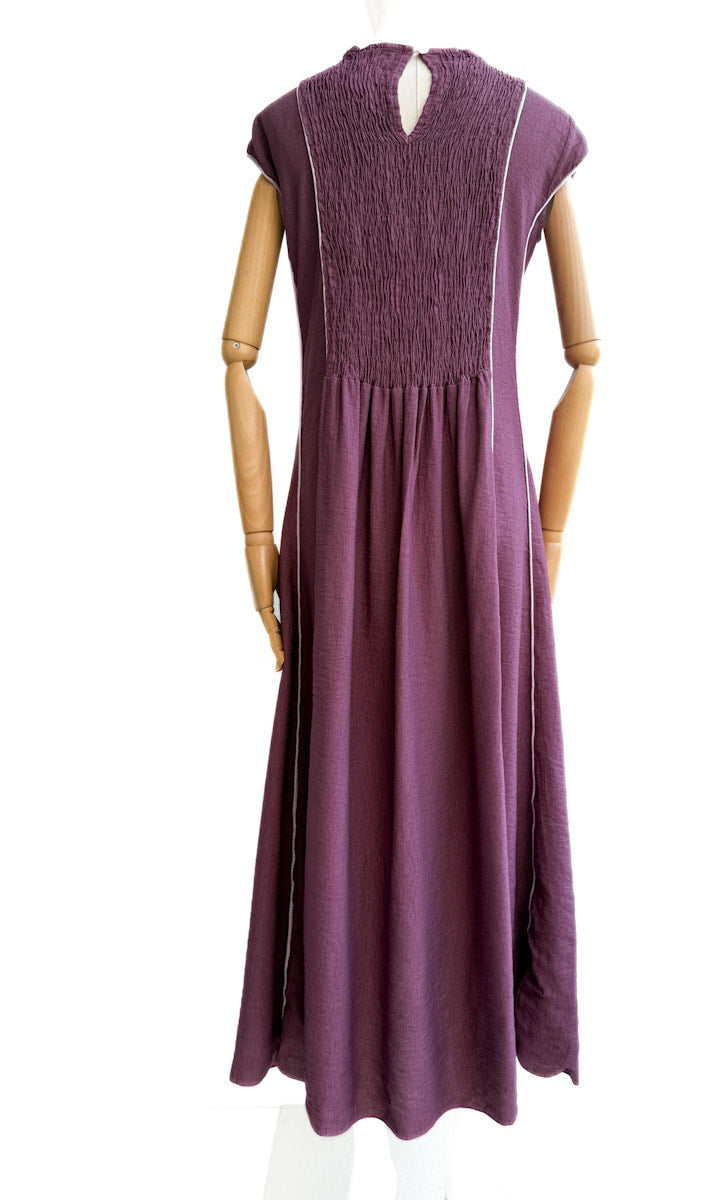 Vestido largo con líneas verticales en contraste – Disponible en varios colores