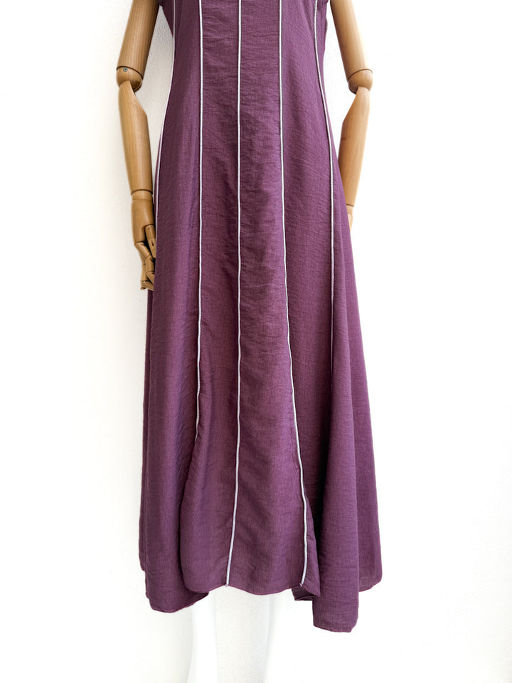 Vestido largo con líneas verticales en contraste – Disponible en varios colores
