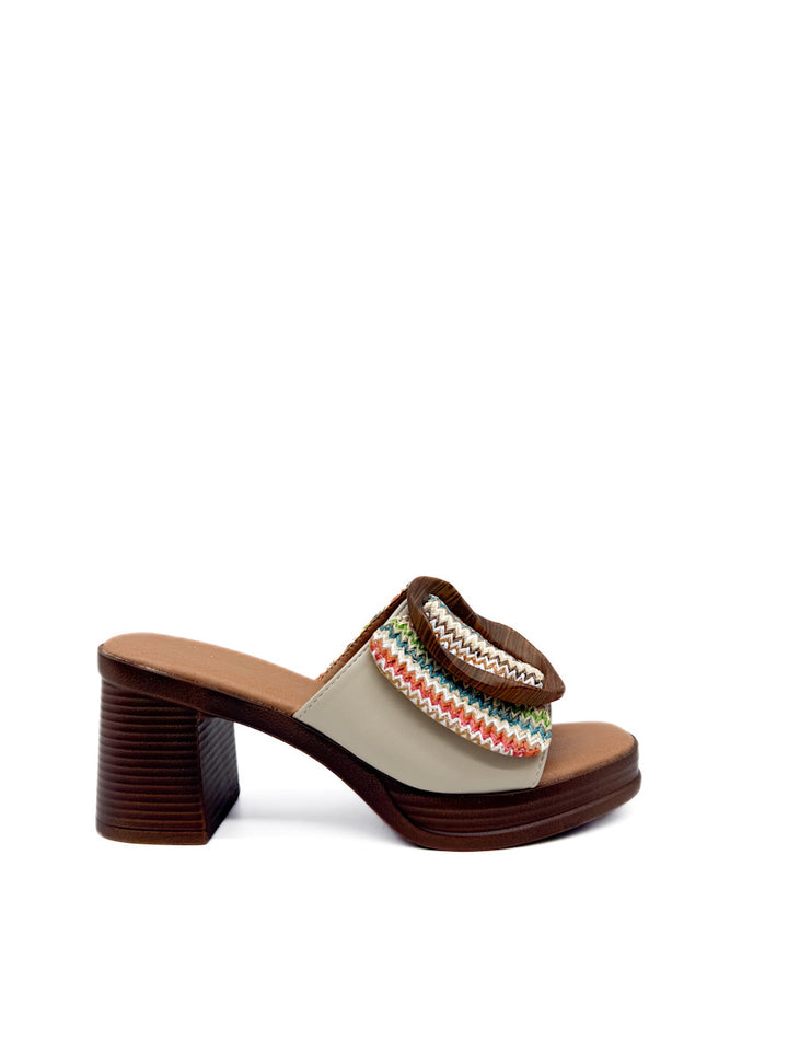 Sandalias Elegantes con Detalles Artesanales y Tacón Ancho
