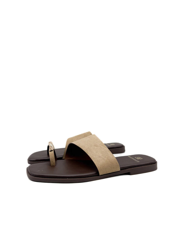 Sandalias Planas con Anillo Metálico y Pala Ancha