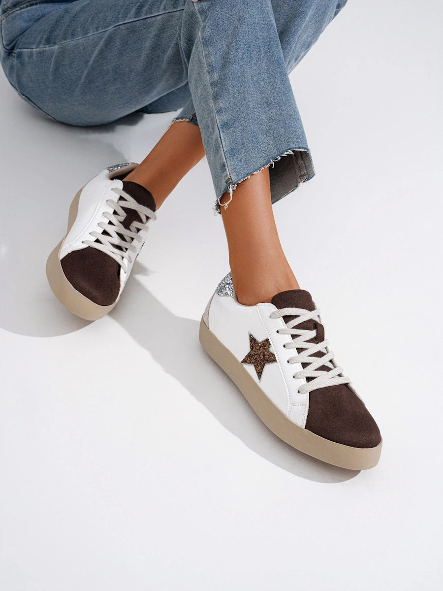 Zapatilla Urbana con Estrella de Purpurina y Puntera de Antelina