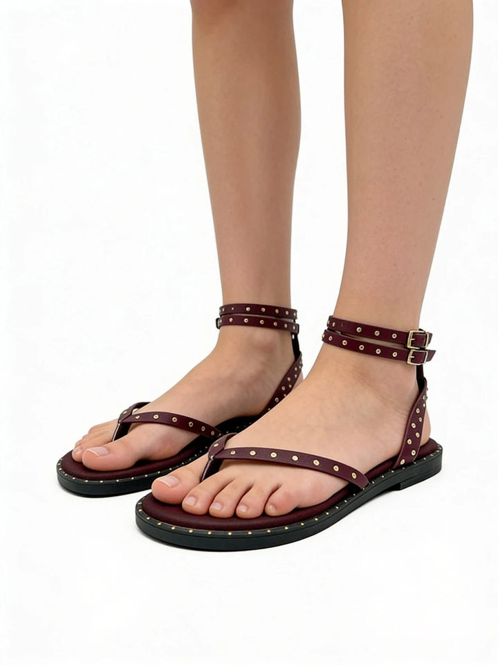 Sandalias Romanas con Tachuelas Metálicas y Doble Correa al Tobillo - Colección Urban Chic