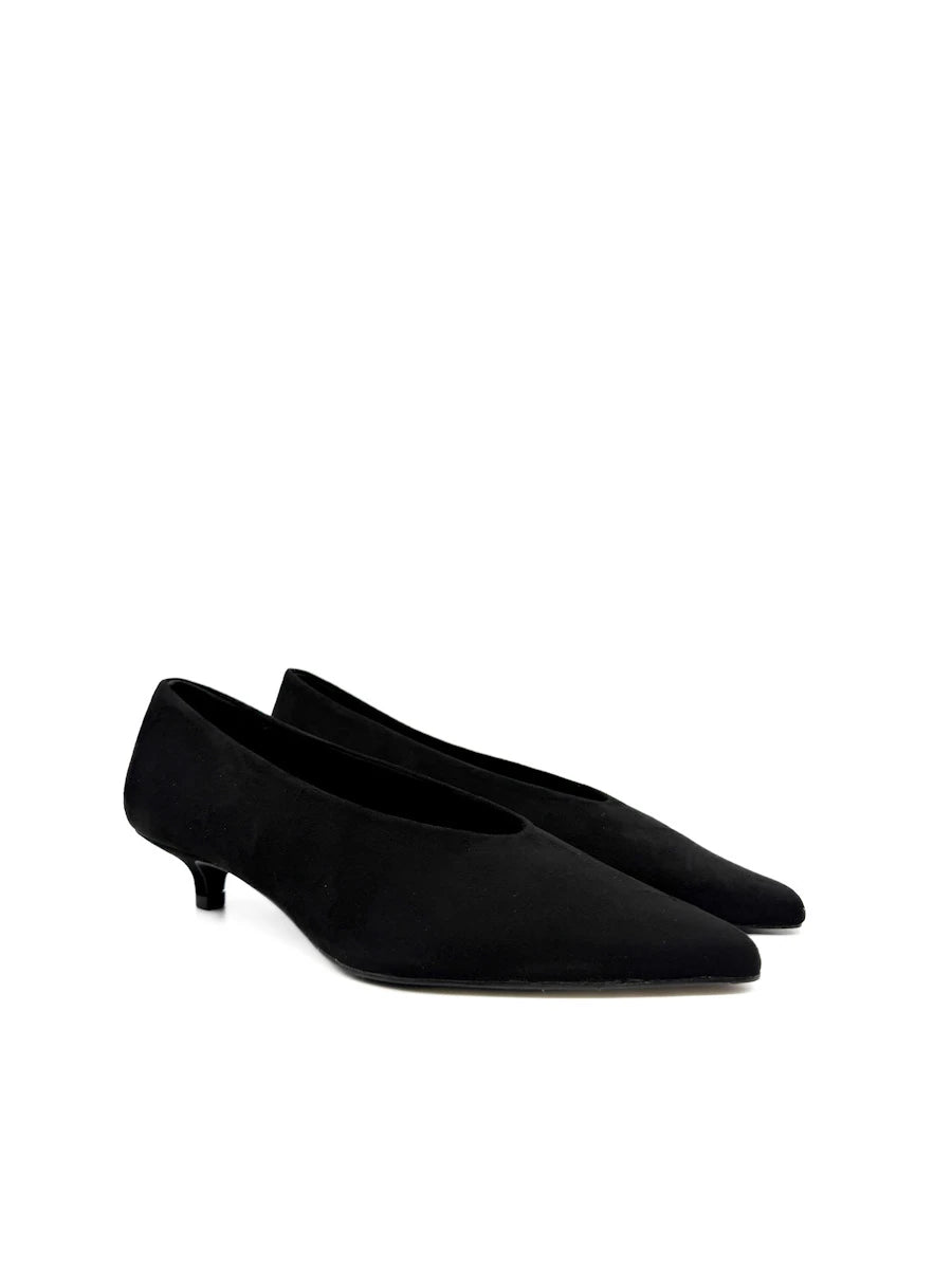 Zapato de Salón en Antelina con Tacón Sensato y Punta Afilada