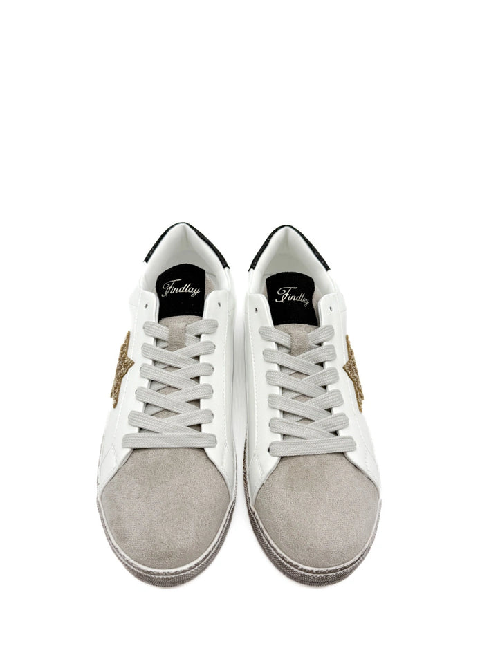 Zapatilla Urbana con Estrella Dorada y Detalle "Love