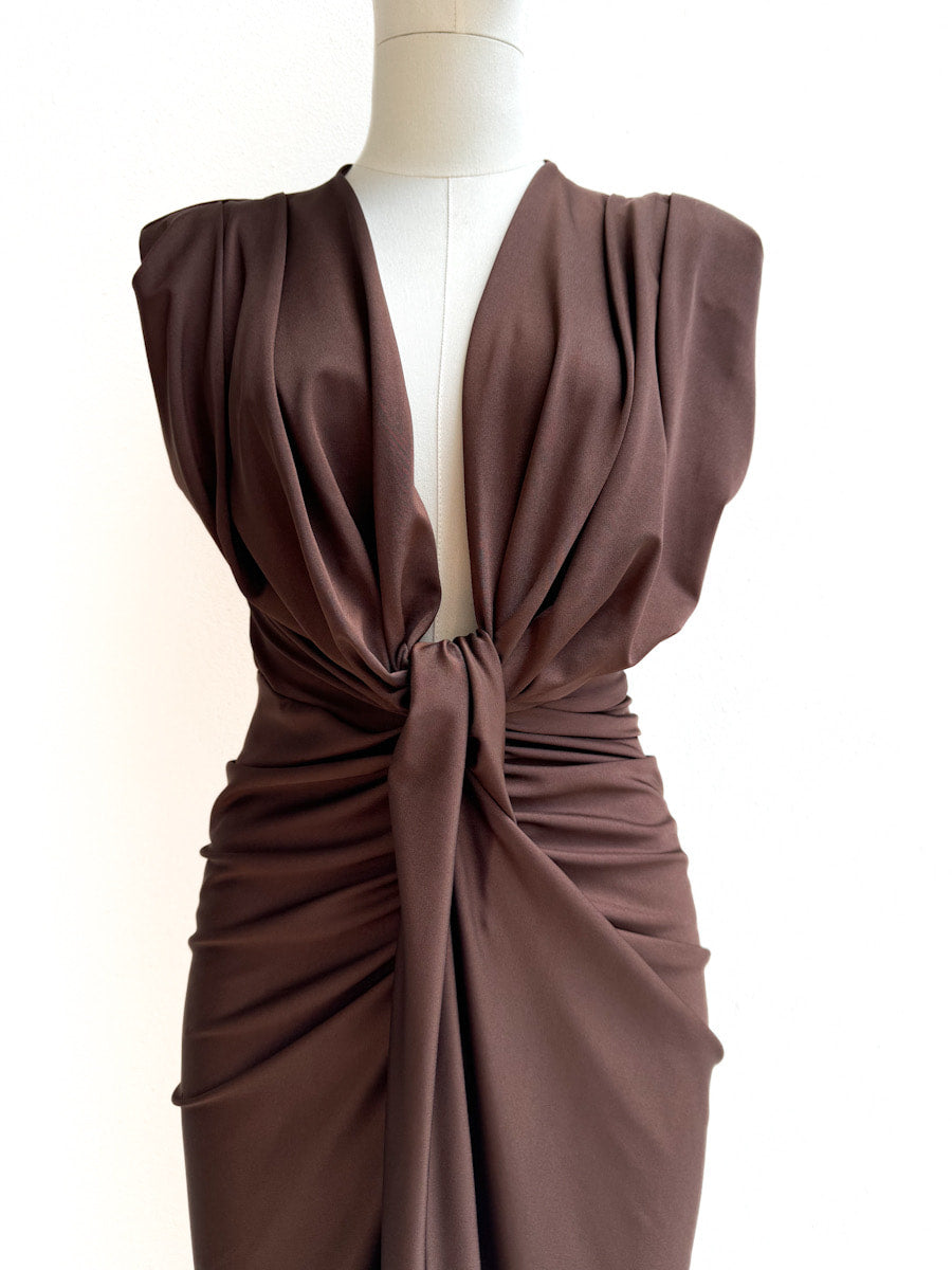 Vestido Largo Drapeado con Escote en V Profundo, Nudo en la Cintura.