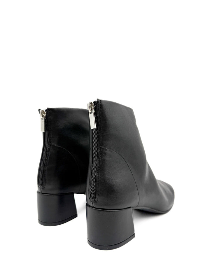 Botines de Tobillo con Tacón Cuadrado  Corina  M5870