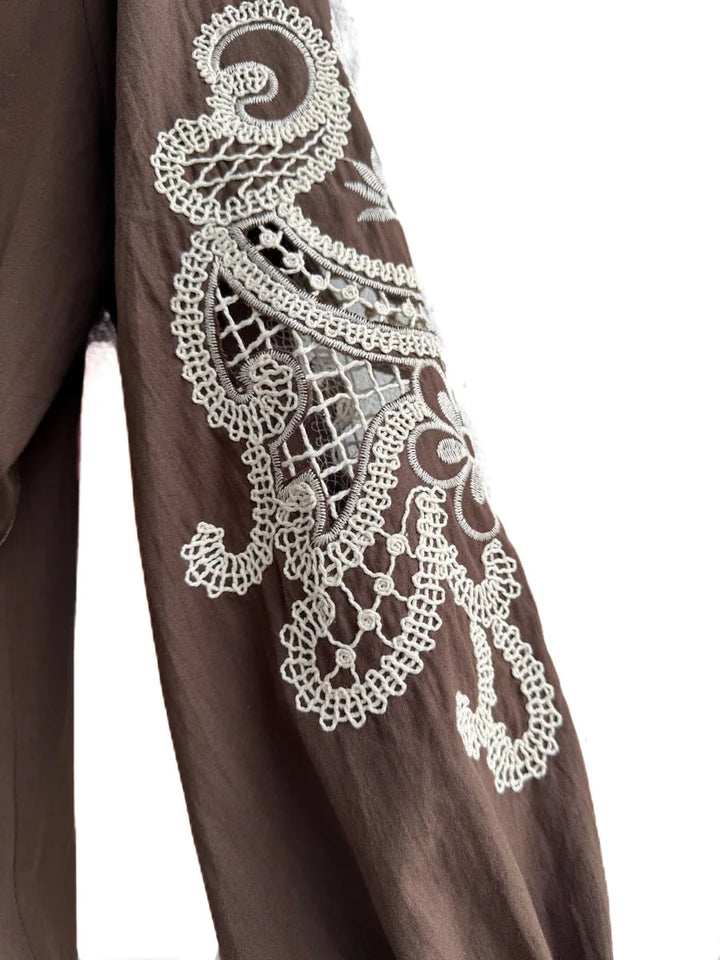 Blusa Bordada de Estilo Artesanal