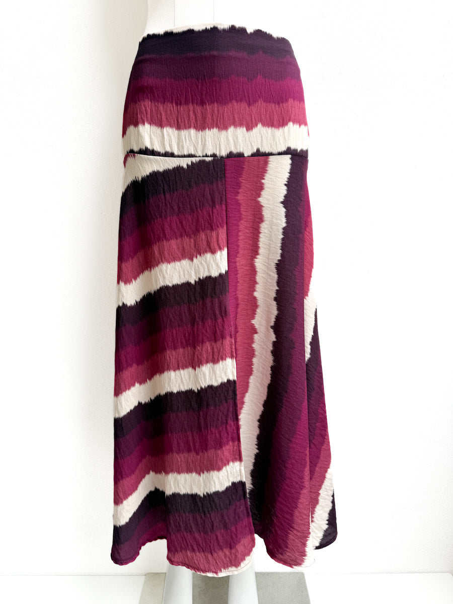 Falda Larga con Estampado Elegancia Étnica y Diseño Moderno Burdeos Única