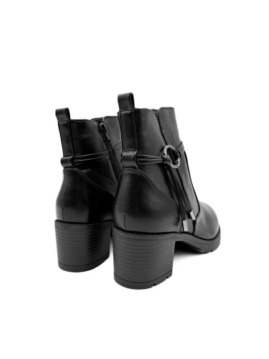Botines con Tacón Grueso y Detalle de Anillo Metálico