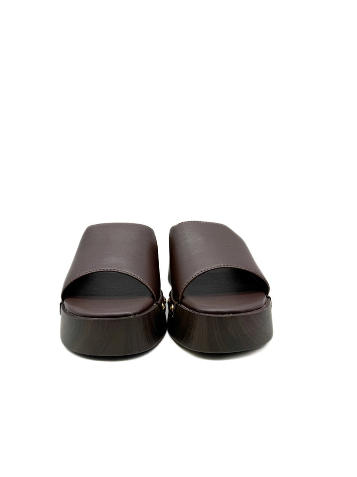 Sandalias de Cuña Tipo Zueco con Plataforma Efecto Madera y Tachuelas