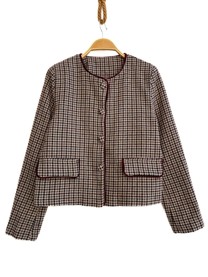 Chaqueta corta de tweed con ribete contrastante