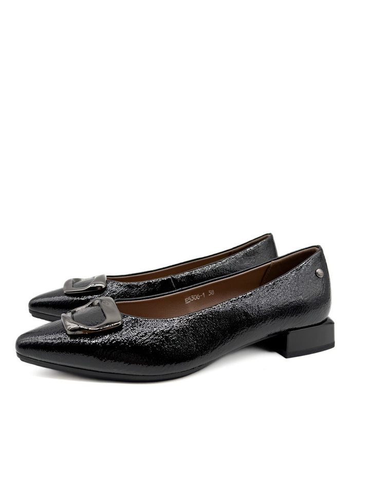 Zapatos de Tacón Bajo con Hebilla: Elegancia y Comodidad