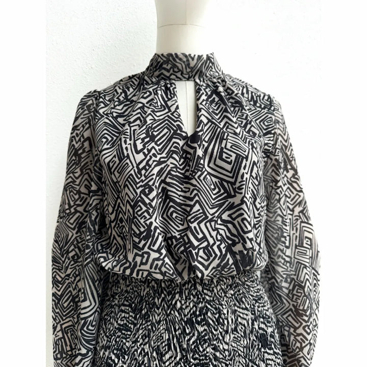 Vestido Dos Piezas con Estampado y Detalles Fruncidos Negro Beige única