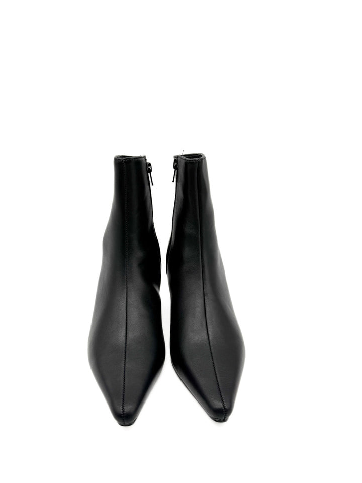 Botines Elegantes con Tacón Curvo y Cremallera Lateral