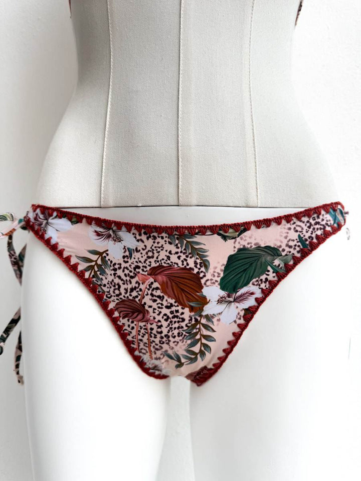 Bikini Triángulo con Estampado Tropical