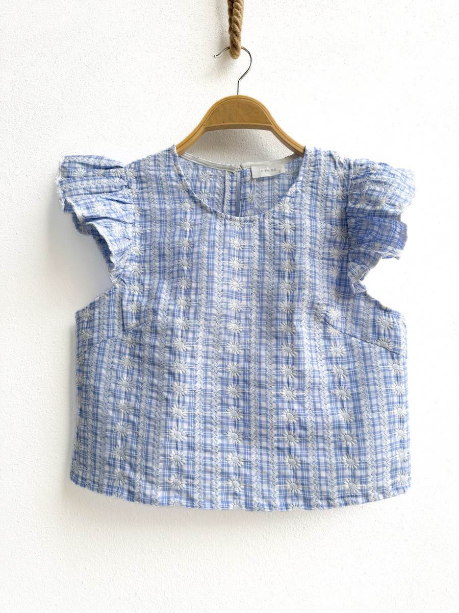 Blusa Cuadra Con Bordada Azul