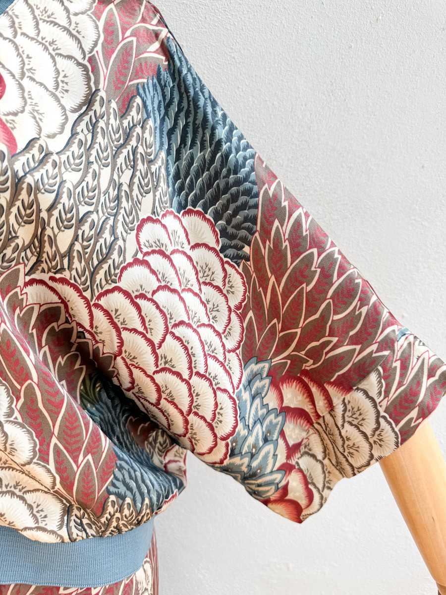 Bomber y Falda Satinadas