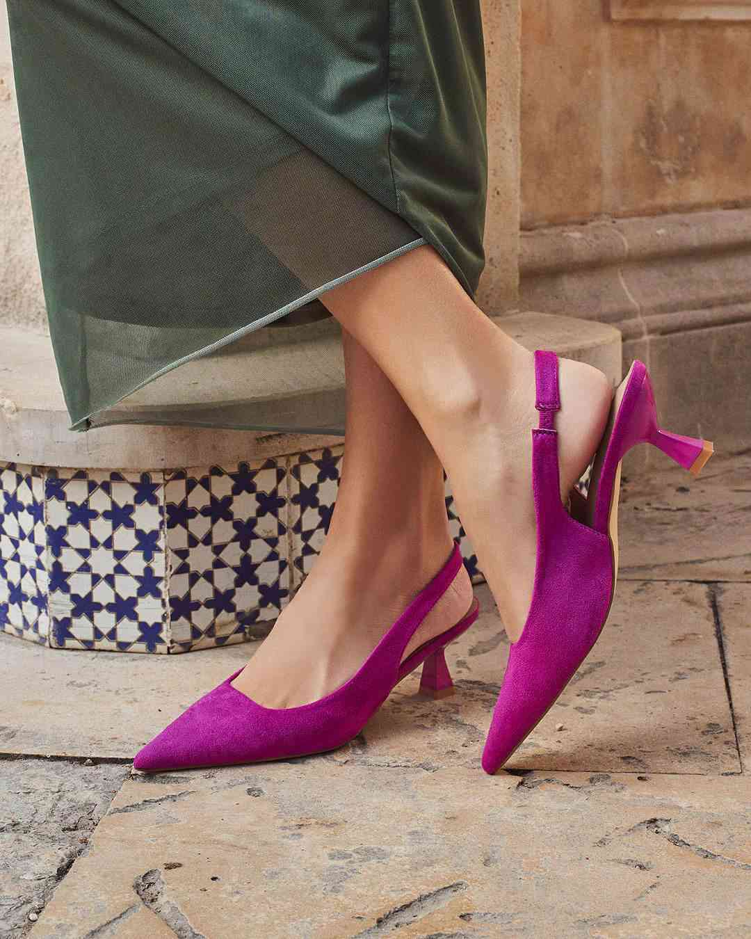 Salón Destalonado Tacón Bajo Fucsia Antelina